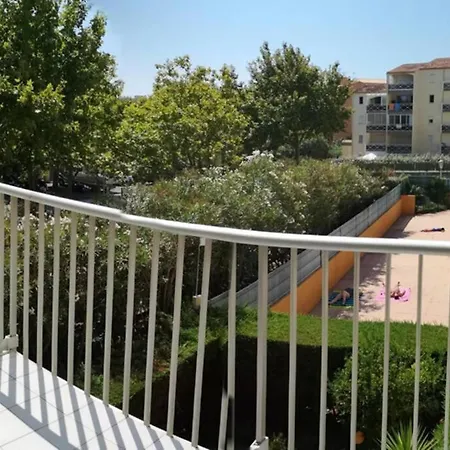 Proche De Tout A Pied, T2 Cab6, Piscine, Parking