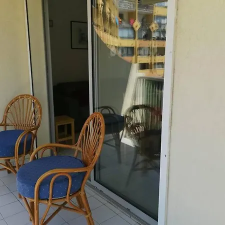 Proche De Tout A Pied, T2 Cab6, Piscine, Parking *
